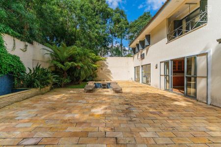 37_photo/94dce3cb17.7a37549eceeba21f-ATLAS-bdc0137b-07a8-4c3d-bc7f-7f398580c840.jpg de casa à venda com 6 quartos, 353m² em Mossunguê, Curitiba