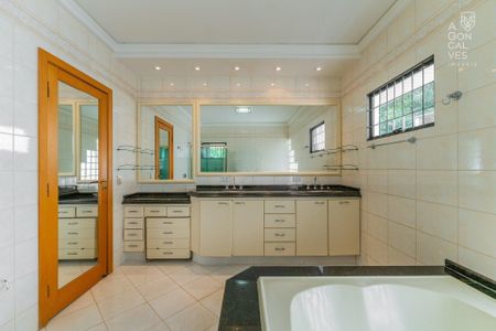 29_photo/94dce3cb17.7a37549eceeba21f-ATLAS-d702eb38-df6a-43fa-9b67-2d1b47fd1af0.jpg de casa à venda com 6 quartos, 353m² em Mossunguê, Curitiba