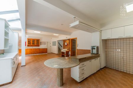 15_photo/94dce3cb17.7a37549eceeba21f-ATLAS-e0380432-e058-4fa6-9286-1ff687e3cba0.jpg de casa à venda com 6 quartos, 353m² em Mossunguê, Curitiba