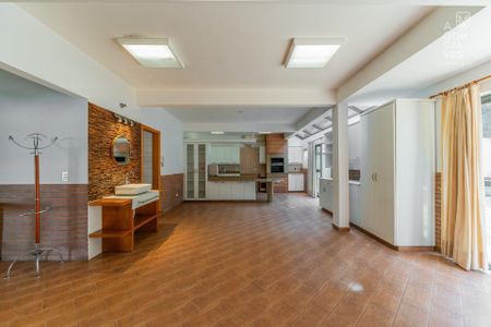 10_photo/94dce3cb17.7a37549eceeba21f-ATLAS-f43bde3f-cce8-4802-a912-6518fabc8a2c.jpg de casa à venda com 6 quartos, 353m² em Mossunguê, Curitiba