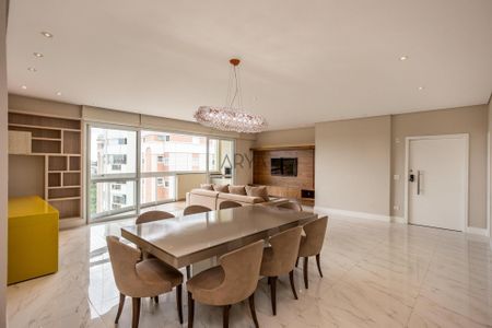 4_photo/94dce3cbcf.e2caaa8729f58b1a-ATLAS-8eeb9b15-1b8d-472b-beee-cc653c082cb8.jpg de apartamento à venda com 4 quartos, 185m² em Mossunguê, Curitiba