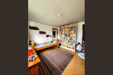 8_photo/94dce3cbe7.4ecd14d874f51e57-ATLAS-cbdb5f59-d375-4e18-ad1e-1b95467e55a6.jpg de casa à venda com 3 quartos, 196m² em Mossunguê, Curitiba