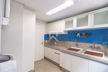 11_photo/94dce3cda1.8280fc8df53f6233-ATLAS-77abf61c-edc9-4e4d-af77-51e0cdc7a48a.jpg de casa à venda com 4 quartos, 420m² em Mossunguê, Curitiba