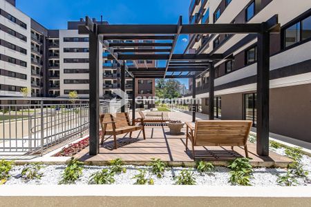 43_photo/94dce3cf27.a22005448e98a483-ATLAS-4b6f853e-5841-45cd-9356-9b952c4f4b9e.jpg de apartamento para alugar com 2 quartos, 48m² em Campina do Siqueira, Curitiba