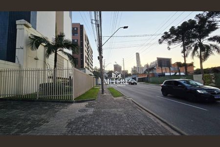 19_photo/94dce3cf31.a4d1f89684e94a09-ATLAS-d65b31e7-2b0d-40ae-8377-e350411bdeb1.jpg de apartamento à venda com 3 quartos, 105m² em Campina do Siqueira, Curitiba