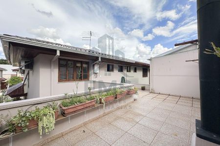 12_photo/94dce3cf49.2d3ac289e0c8b5b7-ATLAS-8f8ac8e1-1c3a-4163-a0c1-480125c9e623.jpg de casa à venda com 3 quartos, 155m² em Campina do Siqueira, Curitiba