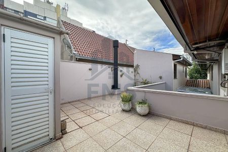 24_photo/94dce3cf49.2d3ac289e0c8b5b7-ATLAS-dd52fa6f-88e3-47cd-a5ef-20a58b1c5563.jpg de casa à venda com 3 quartos, 155m² em Campina do Siqueira, Curitiba