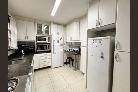 8_photo/94dce3cf49.51cc70ea1b948618-ATLAS-1fe0da67-73d9-4d6c-908d-2b6319b602dc.jpg de casa à venda com 3 quartos, 150m² em Campina do Siqueira, Curitiba