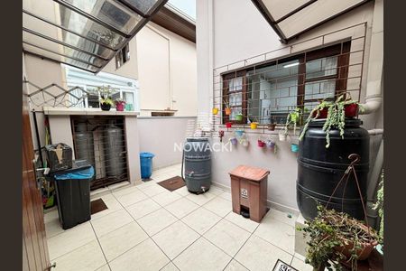 12_photo/94dce3cf49.51cc70ea1b948618-ATLAS-3f7e1618-d0ea-4b0d-8f78-c587340ba3ff.jpg de casa à venda com 3 quartos, 150m² em Campina do Siqueira, Curitiba