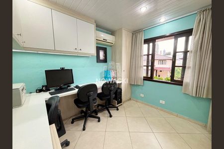 44_photo/94dce3cf49.51cc70ea1b948618-ATLAS-a042846a-8003-49b9-b042-b5d64bb7705e.jpg de casa à venda com 3 quartos, 150m² em Campina do Siqueira, Curitiba