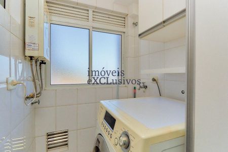 18_photo/94dce3cf5d.fbcd7a2e7ac63d93-ATLAS-af4834e7-28b7-4f84-8e32-f9a81516b8b4.jpg de apartamento para alugar com 1 quarto, 73m² em Campina do Siqueira, Curitiba