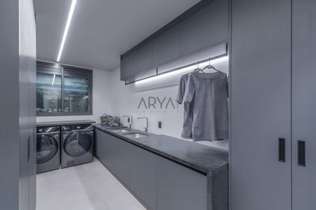 8_photo/94dce3d2b5.975c3b8ed0ea0980-ATLAS-e1138511-ad54-4f5d-851b-d5929cd521fd.jpg de apartamento à venda com 3 quartos, 255m² em Campina do Siqueira, Curitiba