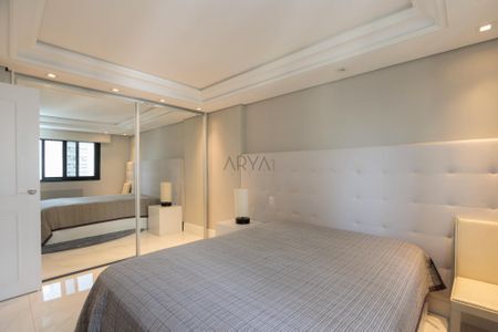 18_photo/94dce3d2cf.1c1cb953b36b6db1-ATLAS-9c71d147-0a22-4e28-a908-7c82457ff751.jpg de apartamento à venda com 4 quartos, 380m² em Mossunguê, Curitiba