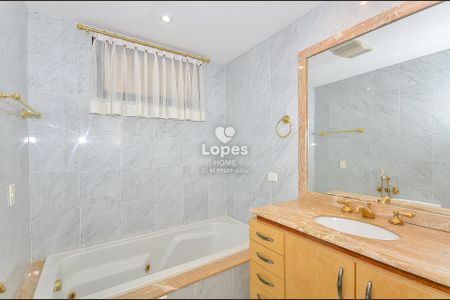 6_photo/94dce3d2cf.53fdec5c642d64d1-ATLAS-bed82b78-310a-49e2-97a4-7afdf9e00f72.jpg de apartamento para alugar com 4 quartos, 381m² em Mossunguê, Curitiba