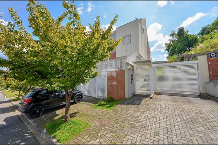 2_photo/94dce3d5f1.f68f768851eb760d-ATLAS-79ebfe9e-851b-4b97-971e-c47b7f2a62d7.jpg de casa à venda com 3 quartos, 194m² em Santo Inácio, Curitiba