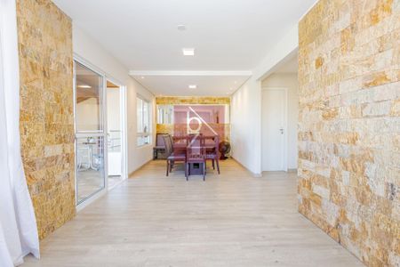 8_photo/94dce3d603.732b7fd8aaa5f07d-ATLAS-efdfb1a2-239b-48f0-8798-24e8f37e50f3.jpg de casa à venda com 4 quartos, 320m² em Santo Inácio, Curitiba