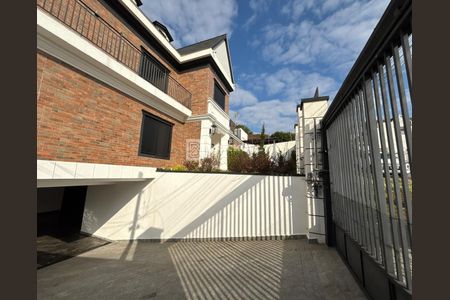 35_photo/94dce3d619.dd810fae21d85007-ATLAS-32958e24-c7da-4e42-8f83-08937a584b10.jpg de casa à venda com 4 quartos, 587m² em Santo Inácio, Curitiba