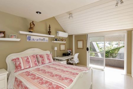 26_photo/94dce3d7a3.b7a28b76476596d7-ATLAS-599d80b5-2bb0-41a0-8360-60c0460bacb8.jpg de casa à venda com 4 quartos, 918m² em Santo Inácio, Curitiba