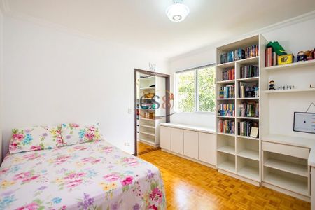 43_photo/94dce3d7b3.07f29284d16cc936-ATLAS-163e0e9f-315e-49b0-a0b5-c3f6dc6bea46.jpg de casa à venda com 7 quartos, 431m² em Santo Inácio, Curitiba