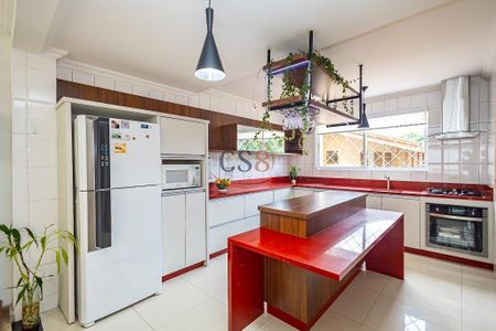 3_photo/94dce3d7b3.07f29284d16cc936-ATLAS-79ba84a8-dff9-47a2-9b94-643425a2f78e.jpg de casa à venda com 7 quartos, 431m² em Santo Inácio, Curitiba