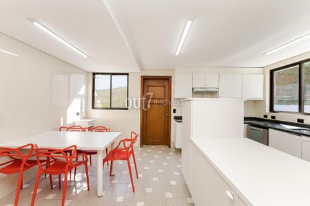 10_photo/94dce3d7bb.aafc750051720c32-ATLAS-b7cf2f5a-9200-41d9-bdb7-b1660f828998.jpg de casa à venda com 4 quartos, 331m² em Santo Inácio, Curitiba