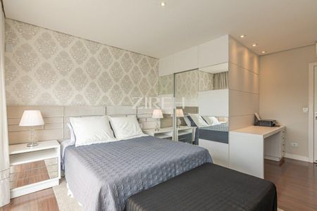 27_photo/94dce3dd79.cce03887c7d72c1f-ATLAS-34b2e17b-59e9-4e0e-a1c1-ec2f78383915.jpg de casa à venda com 4 quartos, 440m² em Bigorrilho, Curitiba