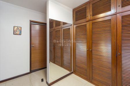 2_photo/94dce3de07.7ab1dcad10c9c6f6-ATLAS-920331fc-71e1-445e-9add-70ac2cc8da57.jpg de casa à venda com 4 quartos, 380m² em Mercês, Curitiba