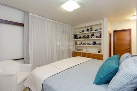 35_photo/94dce3de07.7ab1dcad10c9c6f6-ATLAS-b066fbef-aab1-46c8-a588-133cb27138f9.jpg de casa à venda com 4 quartos, 380m² em Mercês, Curitiba