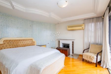 7_photo/94dce3de3d.1283e475da083e17-ATLAS-06399085-bafd-49cf-b06f-5a81552e0932.jpg de casa à venda com 4 quartos, 567m² em Bigorrilho, Curitiba