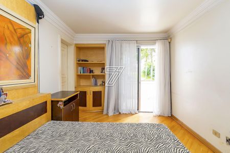 3_photo/94dce3de3d.1283e475da083e17-ATLAS-8a4aa83e-656c-4356-8d44-7069a7923cbb.jpg de casa à venda com 4 quartos, 567m² em Bigorrilho, Curitiba