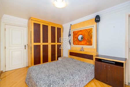 7_photo/94dce3de3d.1283e475da083e17-ATLAS-b59446b7-e948-45c9-8f94-a833933e1f65.jpg de casa à venda com 4 quartos, 567m² em Bigorrilho, Curitiba