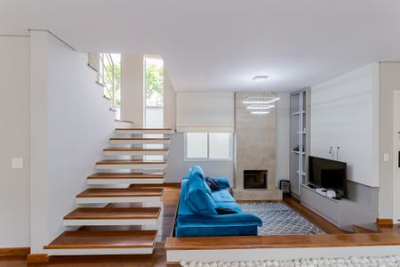 2_photo/94dce3e01b.e98a0441d5514113-ATLAS-01ca597c-0e1a-4de8-84ba-8e9202b766a9.jpg de casa para alugar com 4 quartos, 295m² em Mercês, Curitiba