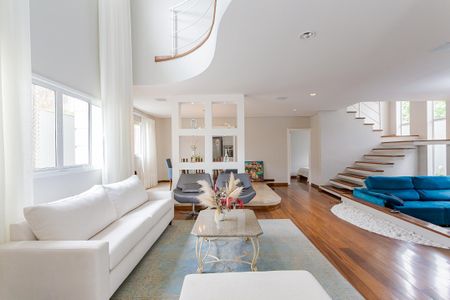 2_photo/94dce3e01b.e98a0441d5514113-ATLAS-90e6f9ba-e231-4472-8890-96593d99fc1e.jpg de casa para alugar com 4 quartos, 295m² em Mercês, Curitiba