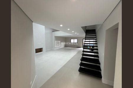 18_photo/94dce3e01d.8f3f2a47dd94676f-ATLAS-c7a23573-432f-43c8-bdf5-6fab7916bb69.jpg de casa à venda com 4 quartos, 371m² em Mercês, Curitiba