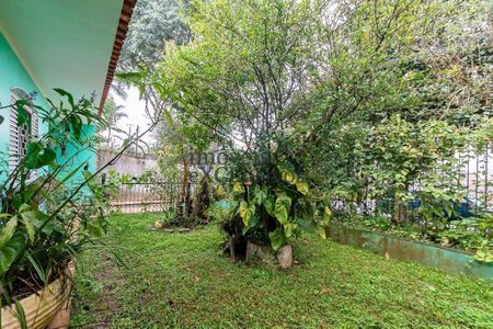 13_photo/94dce3e0dd.6ba4ef9df26df2e3-ATLAS-8dcb4a98-dbb7-4a6c-8196-9b9d72e91637.jpg de casa à venda com 3 quartos, 180m² em Bigorrilho, Curitiba