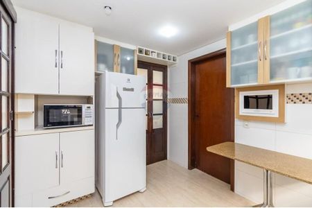 6_photo/94dce3e13f.577d6c233287952d-ATLAS-1c99a726-2efc-4f89-9c7b-d9a2559e73ae.jpg de casa à venda com 4 quartos, 300m² em Mercês, Curitiba