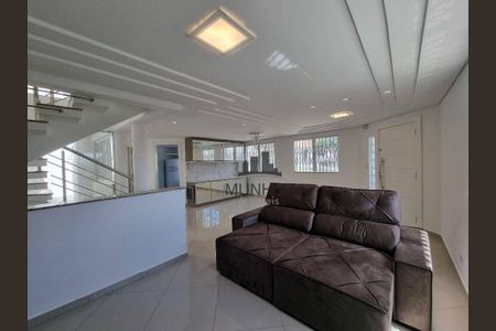 6_photo/94dce3e20f.5564e16b2c01dcfa-ATLAS-1121c3f2-7a32-437d-8b3c-3c9603dcd7e4.jpg de casa à venda com 3 quartos, 258m² em Mercês, Curitiba