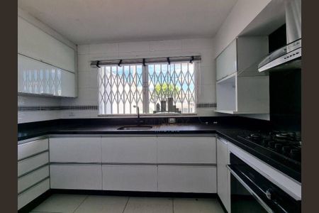 35_photo/94dce3e20f.5564e16b2c01dcfa-ATLAS-e8c7f68e-5a92-4695-9644-b8156e26a6f9.jpg de casa à venda com 3 quartos, 258m² em Mercês, Curitiba