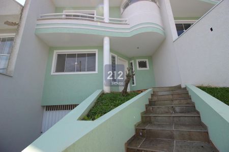 2_photo/94dce3e20f.a3d8137969d71d49-ATLAS-e3602e4b-d7c3-49b7-838c-712b9703121d.jpg de casa à venda com 3 quartos, 306m² em Mercês, Curitiba