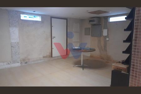 6_photo/94dce3e2d1.1bb529b01f5e602e-ATLAS-db06aaaf-5d41-45e1-a397-4861bd025c89.jpg de casa à venda com 1 quarto, 298m² em Mercês, Curitiba