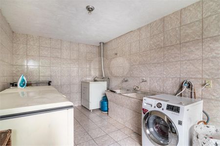 9_photo/94dce3e34d.ceff8192393c33de-ATLAS-94e92e8a-d06c-4db8-afc7-222935369f1e.jpg de casa à venda com 4 quartos, 242m² em Mercês, Curitiba