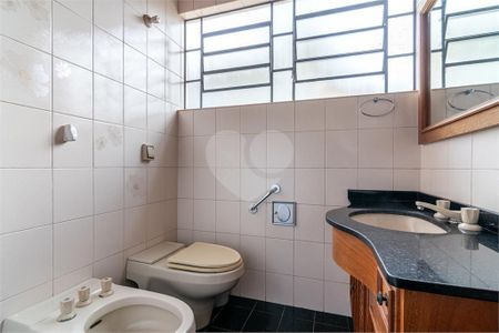 1_photo/94dce3e34d.ceff8192393c33de-ATLAS-a02c0233-c586-4e07-9d7c-644b941bb613.jpg de casa à venda com 4 quartos, 242m² em Mercês, Curitiba