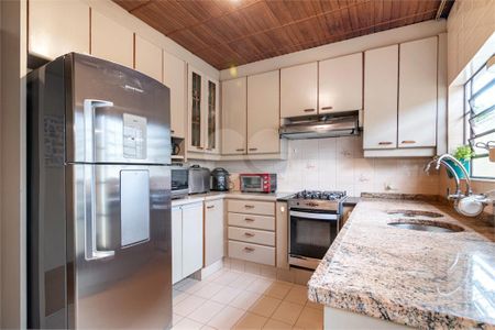 7_photo/94dce3e34d.ceff8192393c33de-ATLAS-d6310d3c-cde3-4ccd-9306-496f7046a84a.jpg de casa à venda com 4 quartos, 242m² em Mercês, Curitiba