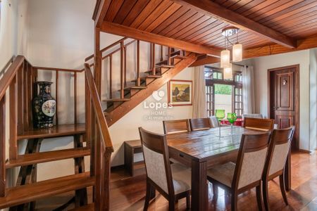 4_photo/94dce3e367.fbcd7a2e7ac63d93-ATLAS-0460765d-434e-4e6d-96b4-475f4f1150f4.jpg de casa à venda com 4 quartos, 242m² em Mercês, Curitiba