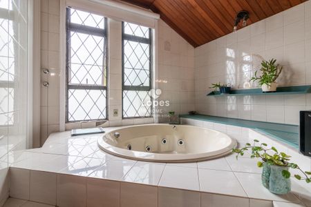 5_photo/94dce3e367.fbcd7a2e7ac63d93-ATLAS-53fc9d7d-4f24-4b6d-a6a9-3ec401502a59.jpg de casa à venda com 4 quartos, 242m² em Mercês, Curitiba