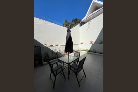 12_photo/94dce3e3fb.831fd5555cf6a0d7-ATLAS-88fc9f57-5c31-424a-8d4c-e4edba93e044.jpg de casa à venda com 3 quartos, 170m² em Mercês, Curitiba