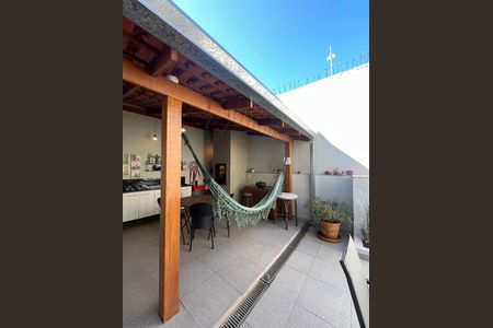 4_photo/94dce3e3fb.831fd5555cf6a0d7-ATLAS-e74e1cfc-2880-4abd-b48d-b86a909e3e98.jpg de casa à venda com 3 quartos, 170m² em Mercês, Curitiba