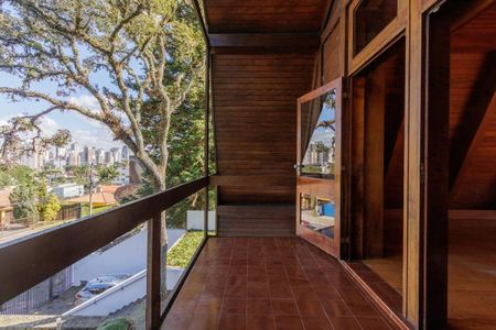 5_photo/94dce3e485.526b8d0f117d2dc5-ATLAS-236c6649-bc4c-435e-bfa6-04cd086b084c.jpg de casa à venda com 4 quartos, 430m² em Mercês, Curitiba