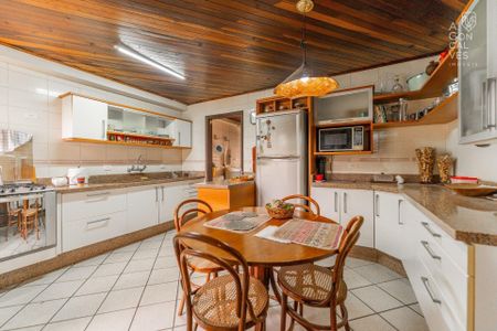 9_photo/94dce3e49b.ac59da683d20aab1-ATLAS-05bf229e-89f4-423a-bcab-aaa5f6de1841.jpg de casa à venda com 4 quartos, 166m² em Mercês, Curitiba