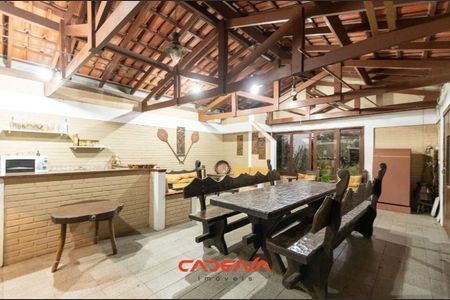 19_photo/94dce3e4ff.057b923898890996-ATLAS-c4f393c9-794c-4fad-8a50-5a86fad90426.jpg de casa à venda com 5 quartos, 990m² em Mercês, Curitiba